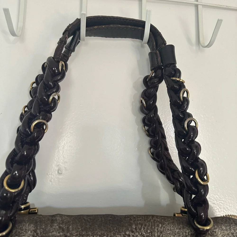 Chloe Textured Brown Shoulder Bag - Picture 5 of 10